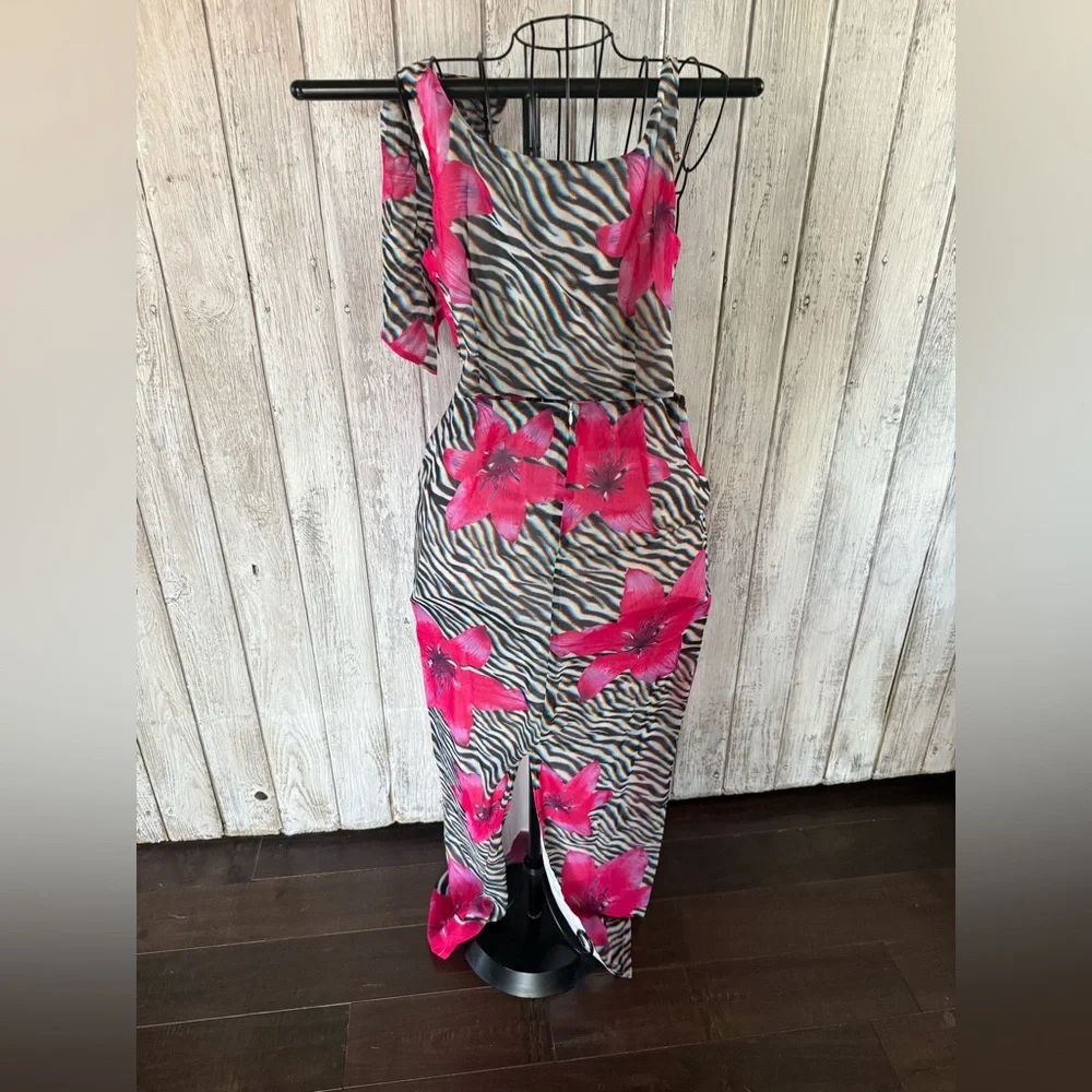 Fashion Nova Vibrant Pink Floral Zebra 2 Piece Set - Picture 3 of 11
